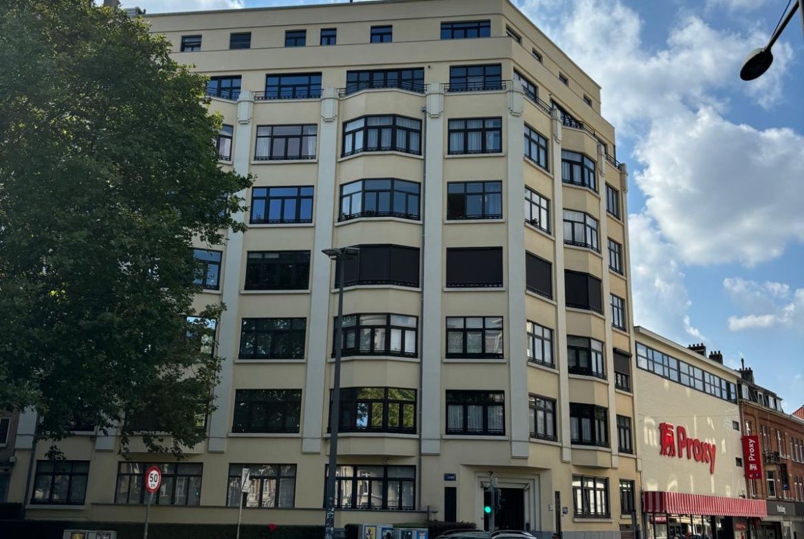 View - Exceptional apartment 2 bedrooms + maid's room 25m² - Etterbeek