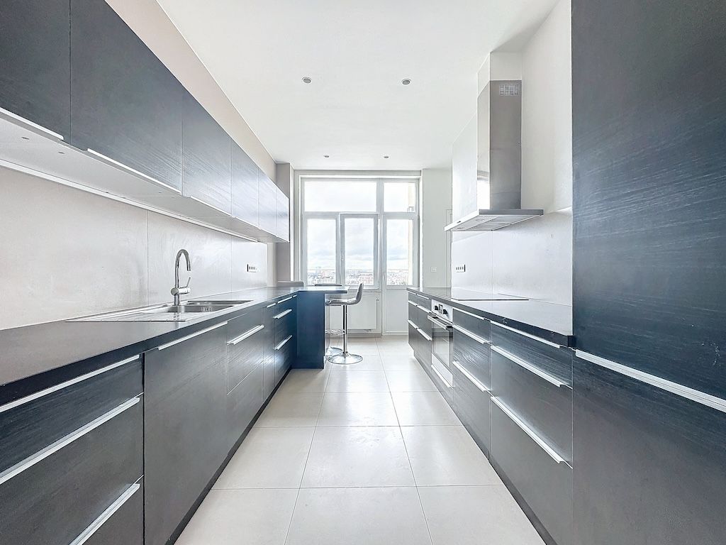Kitchen - Exceptional apartment 2 bedrooms + maid's room 25m² - Etterbeek