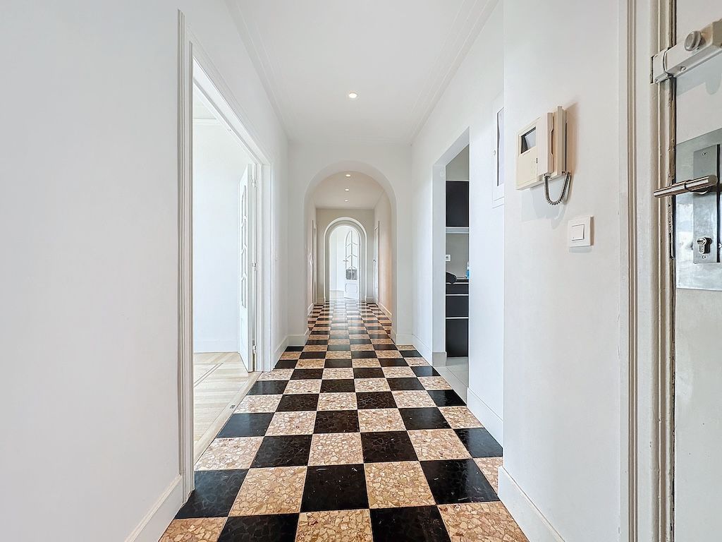 Hall - Exceptional apartment 2 bedrooms + maid's room 25m² - Etterbeek