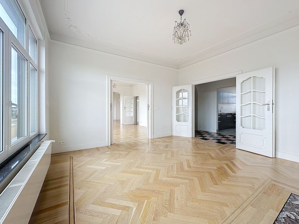 Exceptional apartment 2 bedrooms + maid's room 25m² - Etterbeek