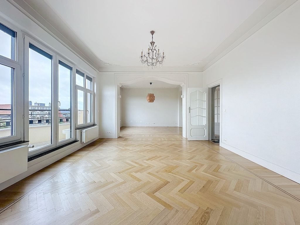 View - Exceptional apartment 2 bedrooms + maid's room 25m² - Etterbeek