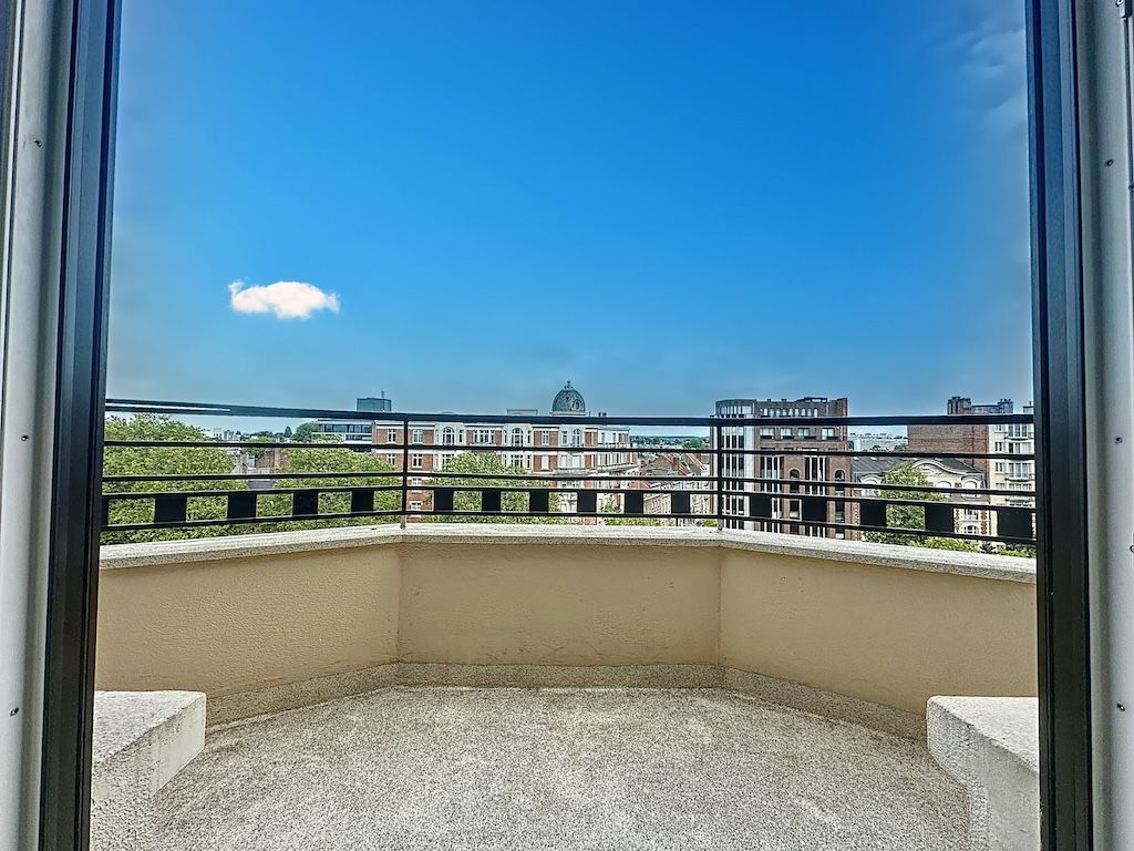 Exceptional apartment 2 bedrooms + maid's room 25m² - Etterbeek