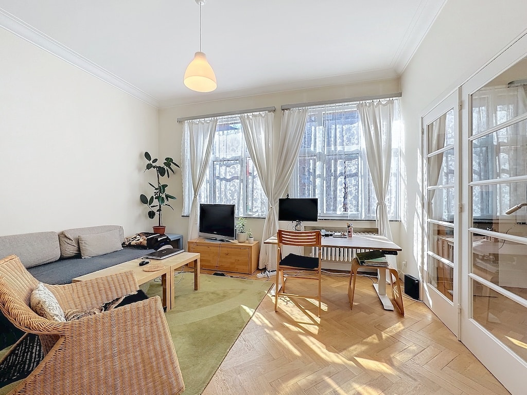 Living room - Charming apartment - European Parliament - Ixelles