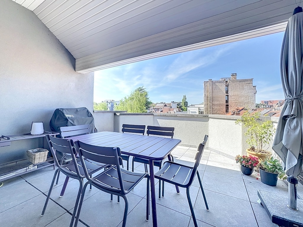 Balkon - Brugmannplein: 3 slaapkamers + bureau - terras en garage - Elsene
