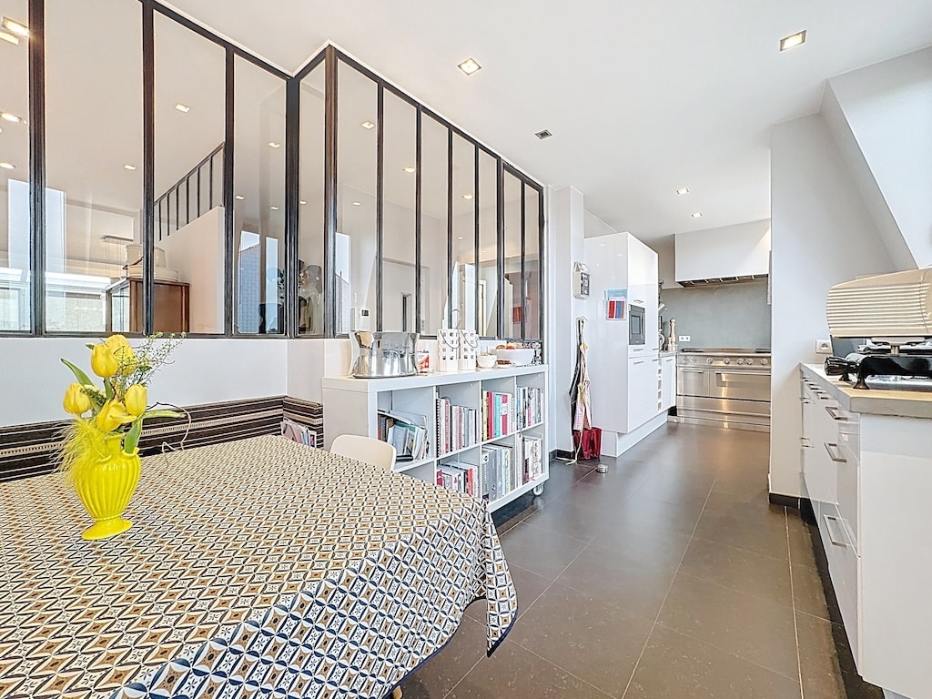Keuken - Brugmannplein: 3 slaapkamers + bureau - terras en garage - Elsene