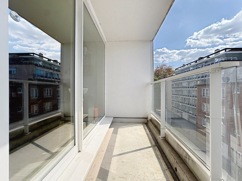 Balcon - Appartement lumineux 2ch avec terrasse – Anderlecht