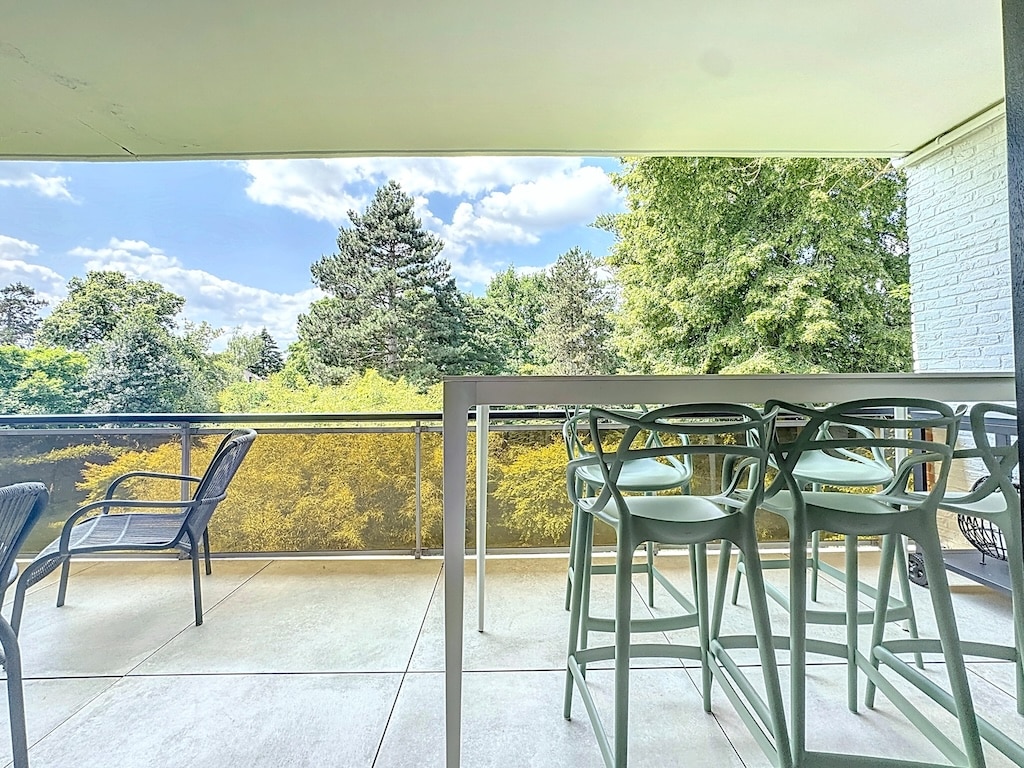 Balcony - Duplex Apartment 3bed terraces and garages - Hamoir - Uccle