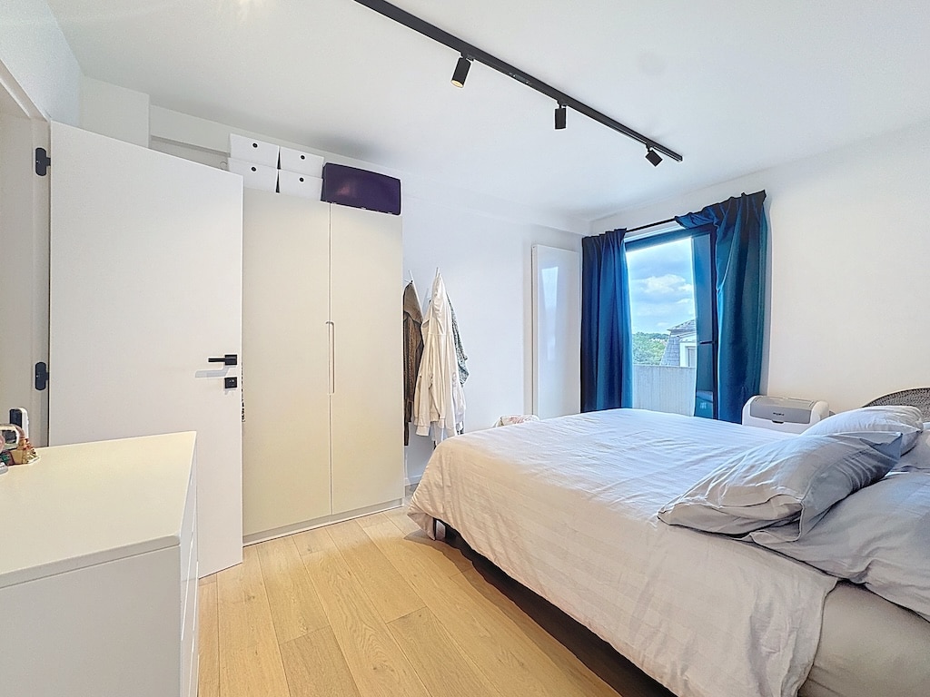 Bedroom - Duplex Apartment 3bed terraces and garages - Hamoir - Uccle