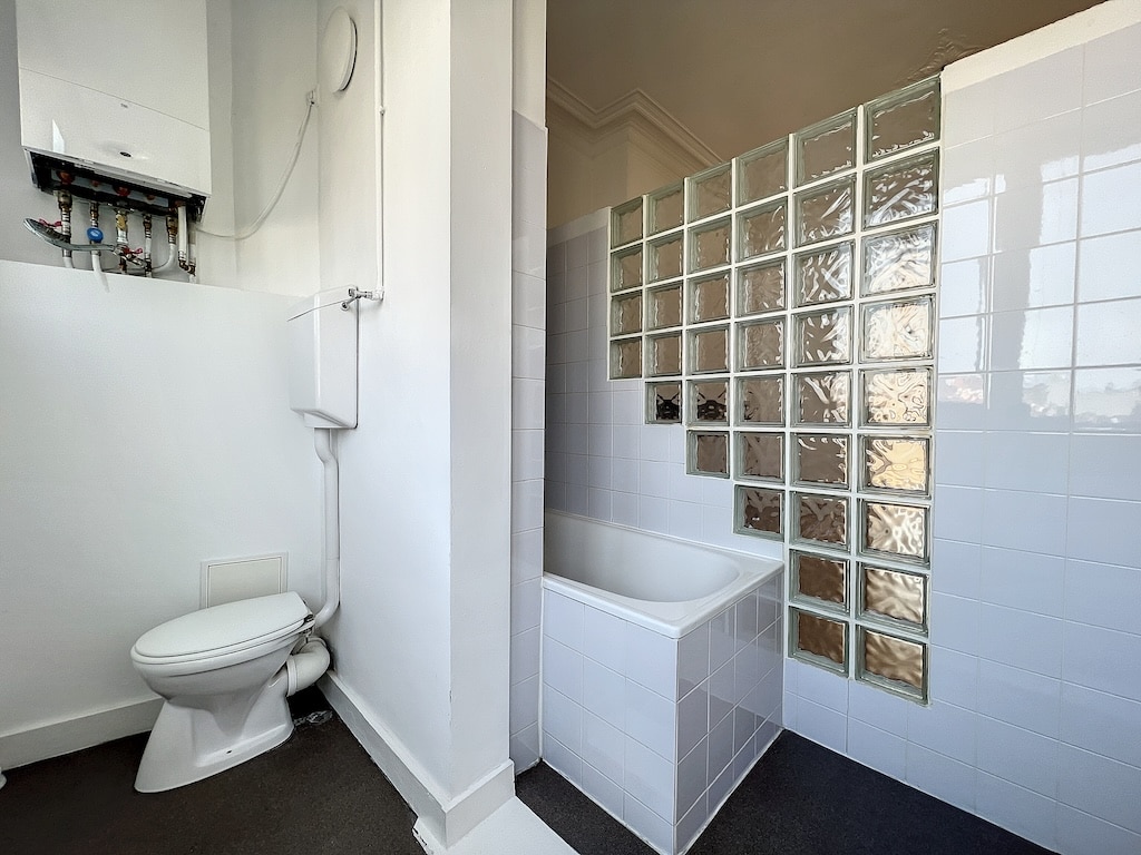 Salle de bain - Excellente localisation : appartement 1 ch – Parc Duden – Forest