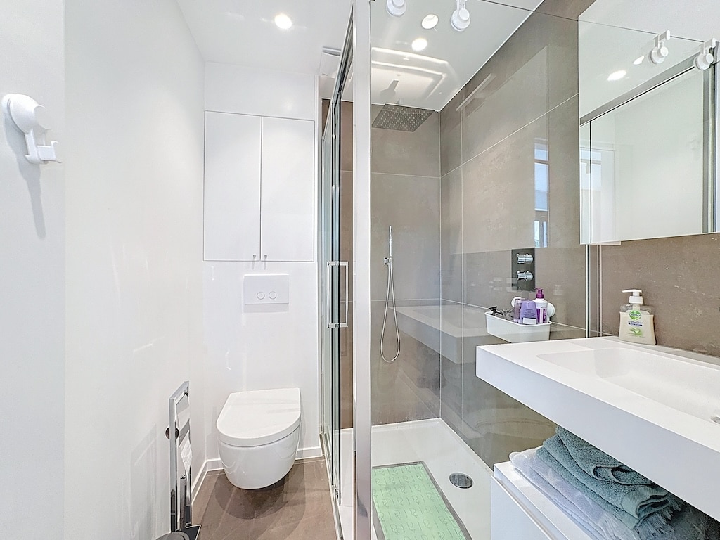 Bathroom - Duplex Apartment 3bed terraces and garages - Hamoir - Uccle