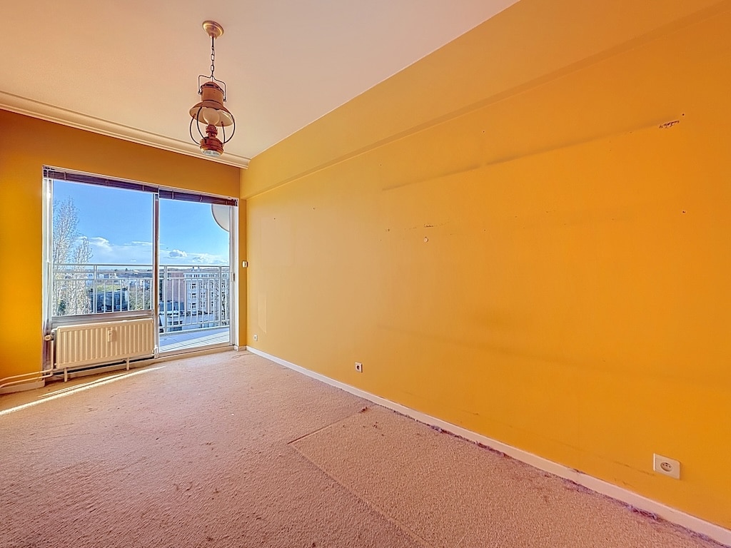 Chambre - Appartement 3 ch + 2 terrasses + garage et cave – Bruxelles