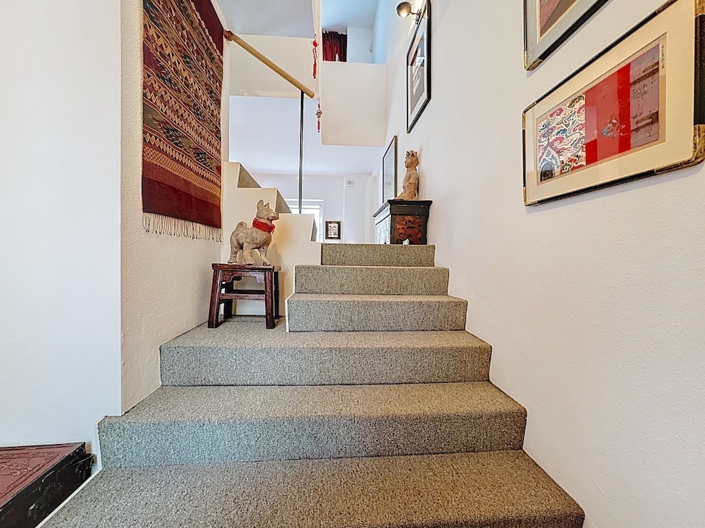 Escalier - Sablon: Maison 3ch avec espace extérieur + parking – Bruxelles