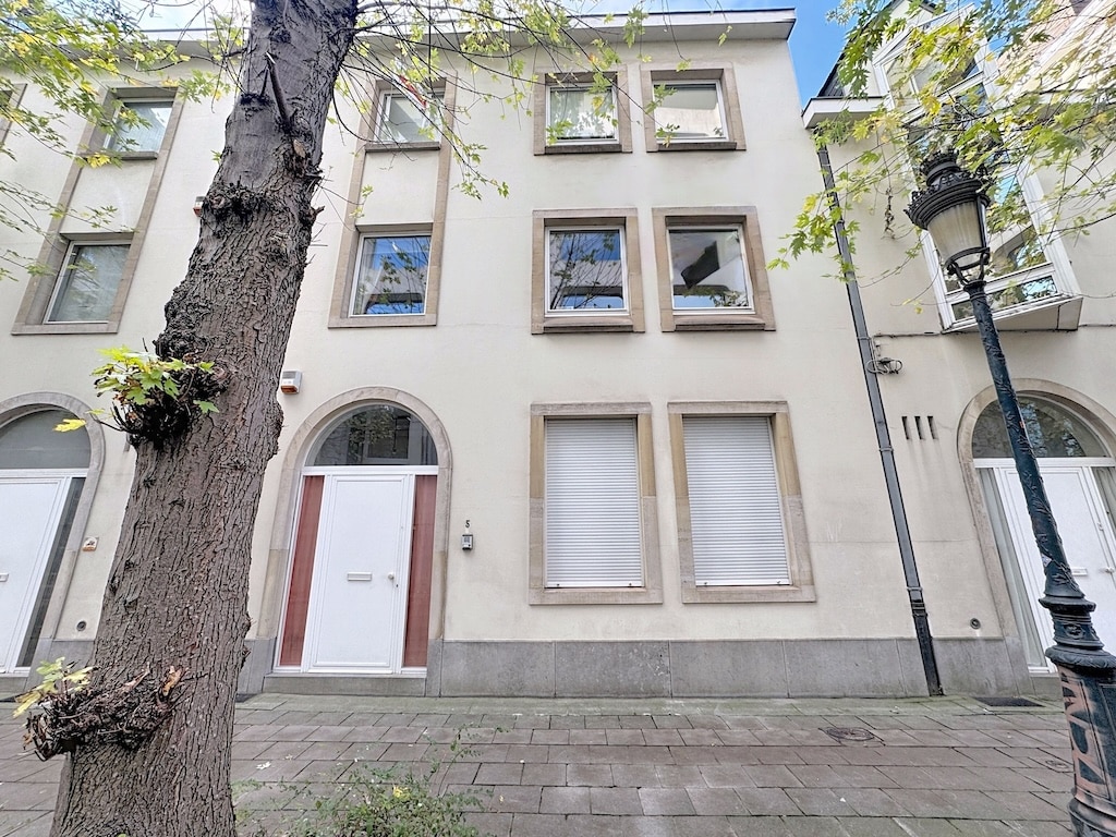Facade - Sablon: Maison 3ch avec espace extérieur + parking – Bruxelles