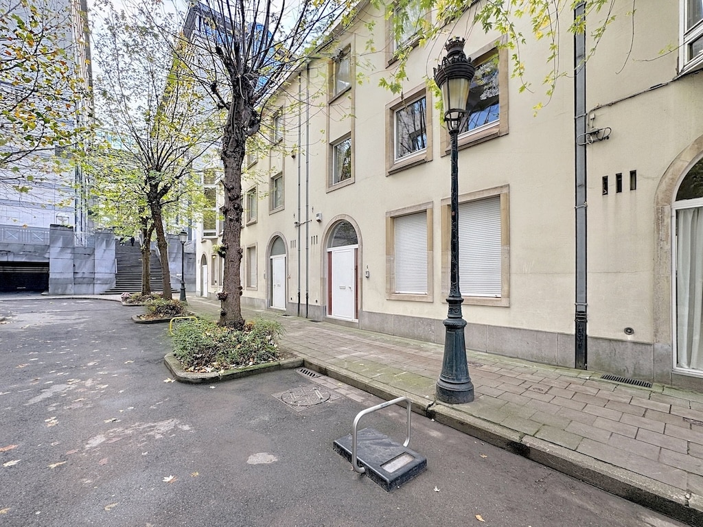 Sablon: Maison 3ch avec espace extérieur + parking – Bruxelles