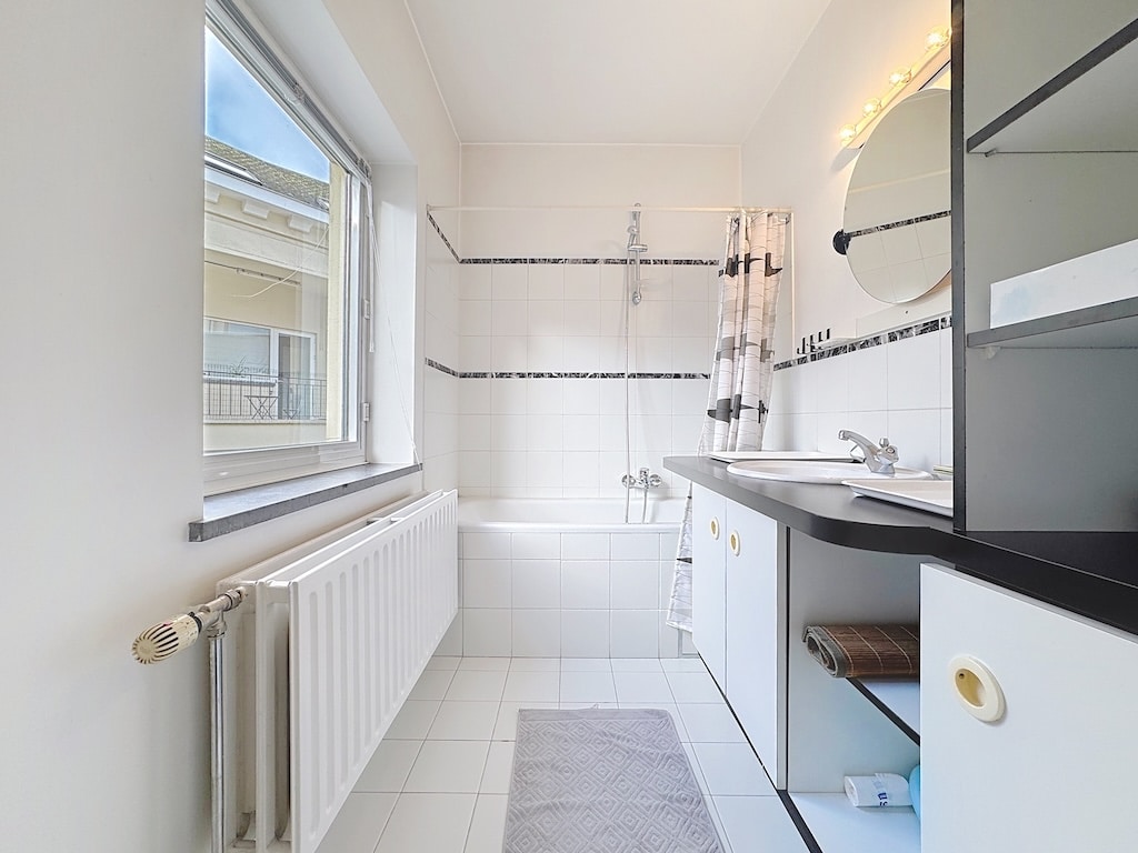 Salle de bain - Sablon: Maison 3ch avec espace extérieur + parking – Bruxelles