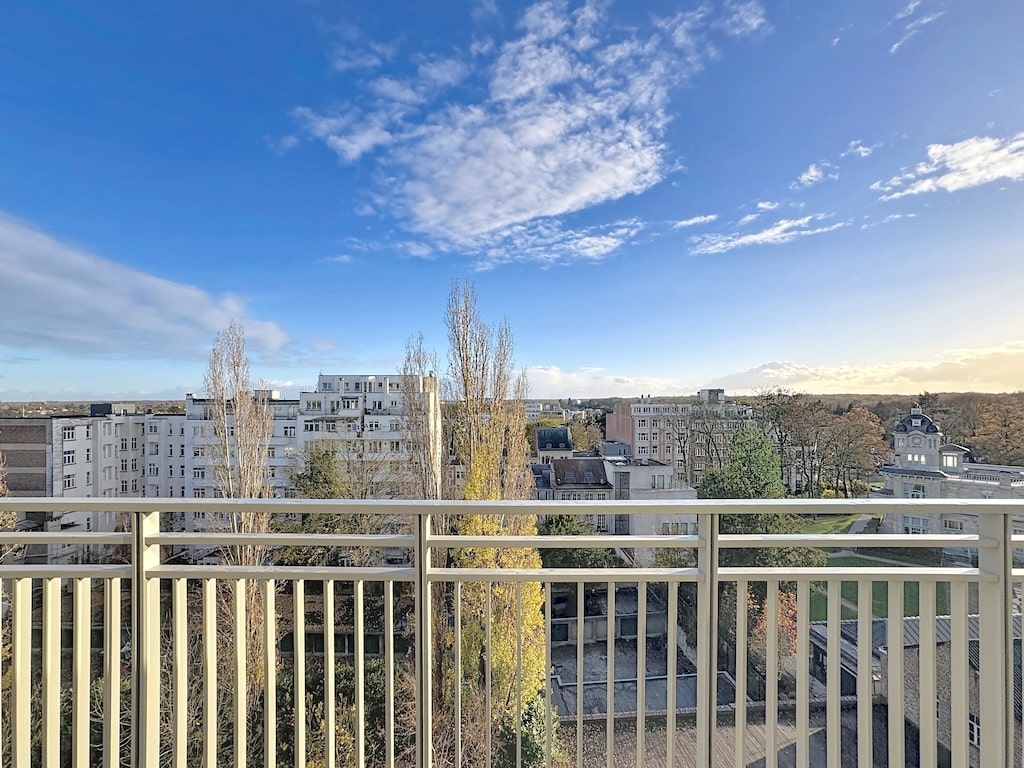 Vue - Appartement 3 ch + 2 terrasses + garage et cave – Bruxelles