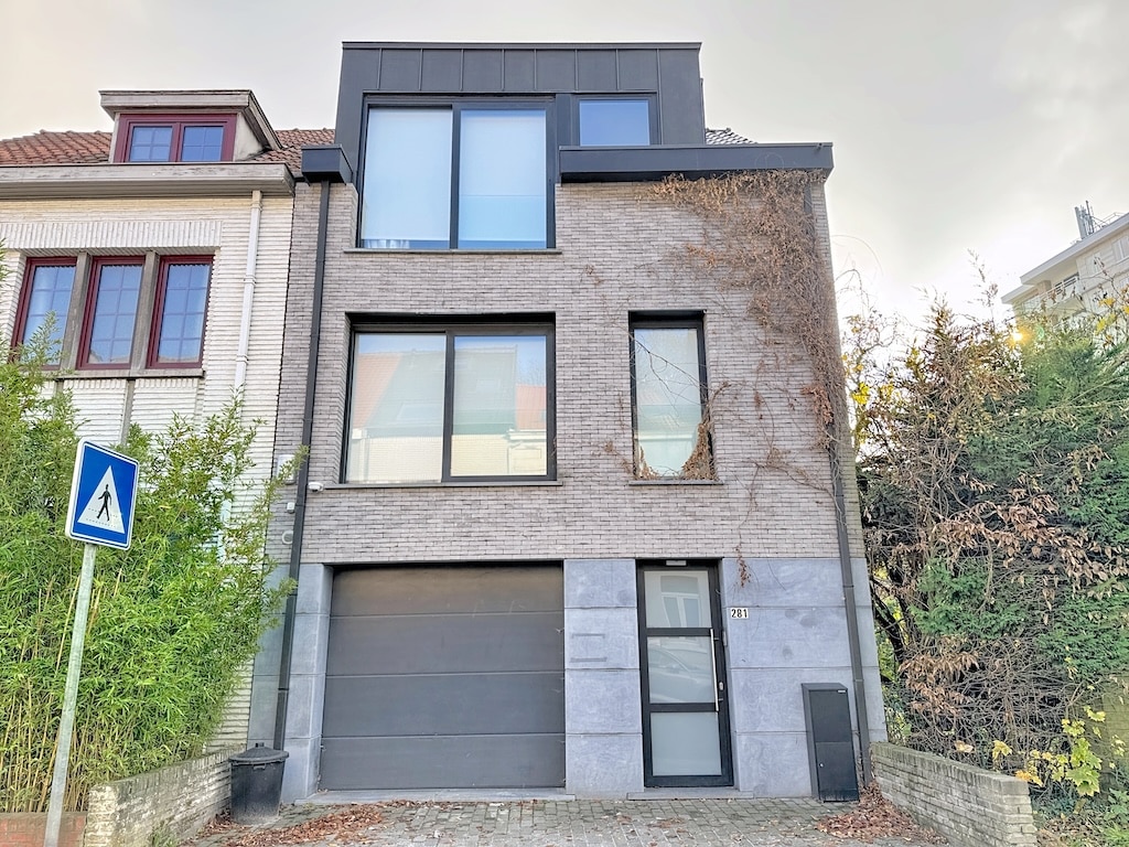 Peb c house 4 bedrooms + garage uccle peb c house 4 bedrooms + garage uccle