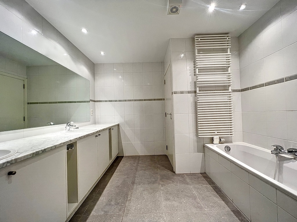 Badkamer - Jubelpark - Triplex 4 slaapkamers met terrassen - Etterbeek