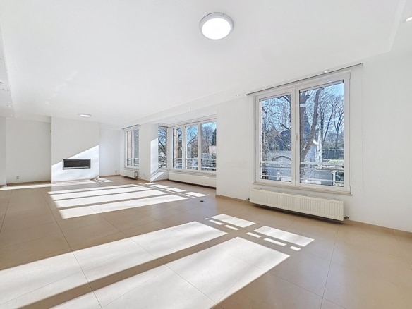 Duplex à vendre Bruxelles - Salon lumineux avenue de la Cambre