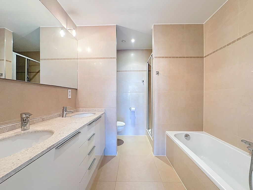Duplex 4 slaapkamers - Terras + parkeerplaats - Elsene
