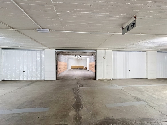 Garage souterrain sécurisé avec box ouvert dans une résidence   joseph ii 96  box garages