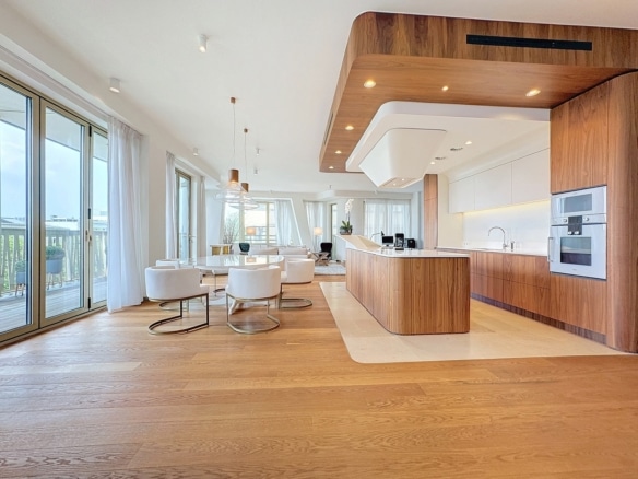 Appartement lumineux avec cuisine ouverte moderne salle à manger et salon donnant sur terrasse   appartement 3 chambres  ixelles