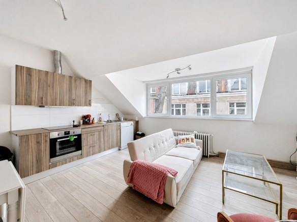 Appartement sous combles lumineux avec cuisine équipée et salon moderne   appartement 1 chambre  bruxelles