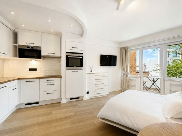 Appartement studio lumineux avec cuisine équipée coin nuit et balcon   appartement  etterbeek