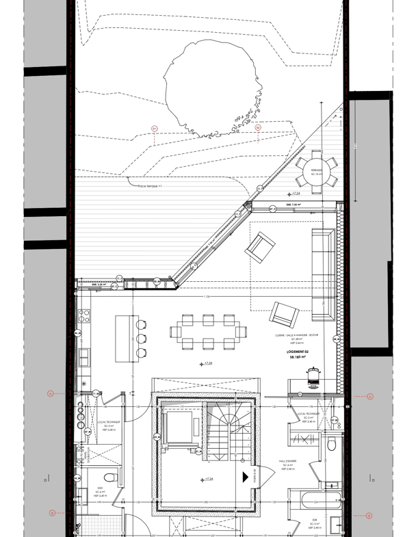 Bouwkundige plattegrond van een appartement met meerdere kamers: woon-/eetkamer, keuken, slaapkamers, badkamers, centrale trap, terras en de omliggende tuin, gezien in bovenaanzicht.